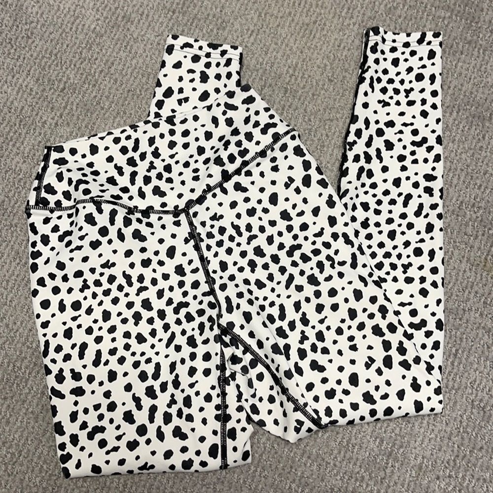 Balance Athletica Snow Leopard legging